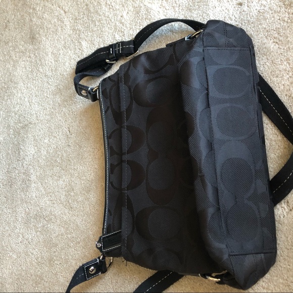 Coach medium shoulder black purse - Picture 4 of 4